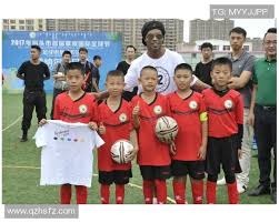 大联盟正式引入“外卡”制度，增加了季后赛的悬念与球队入围机会