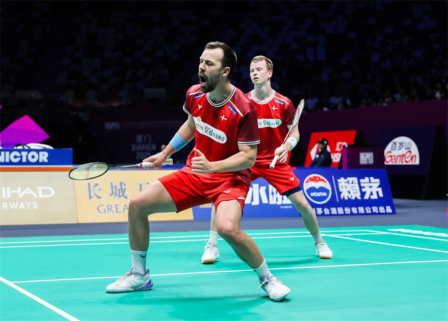 也在迎合现 也在迎合现