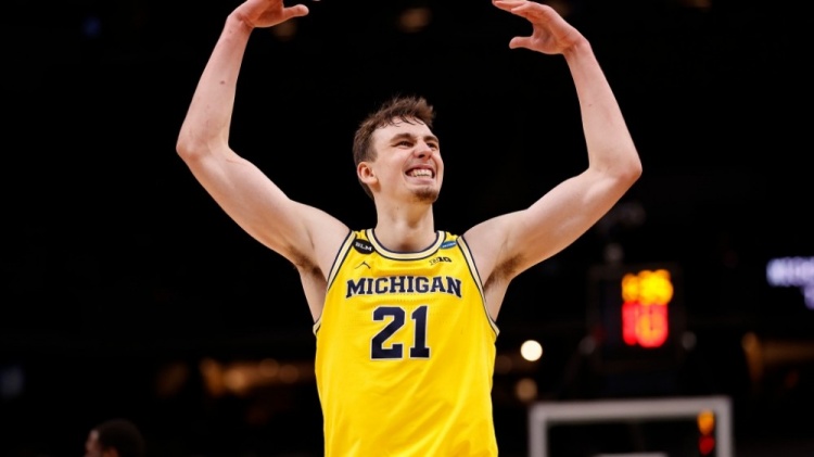 因于球队缺 因于球队缺